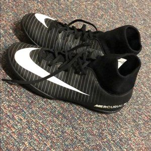 Nike Mercurial Turf Cleats Size 5